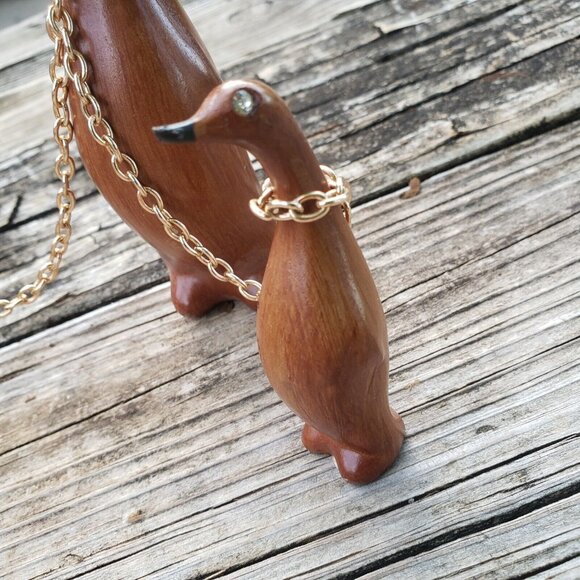 Vtg Mid Century Wood Penguin/duck Trio Linked w/Chain Rhinestone Eyes Hong Kong - Picture 4 of 12
